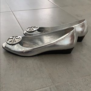Tory Burch flats with a small wedge LIKE NEW